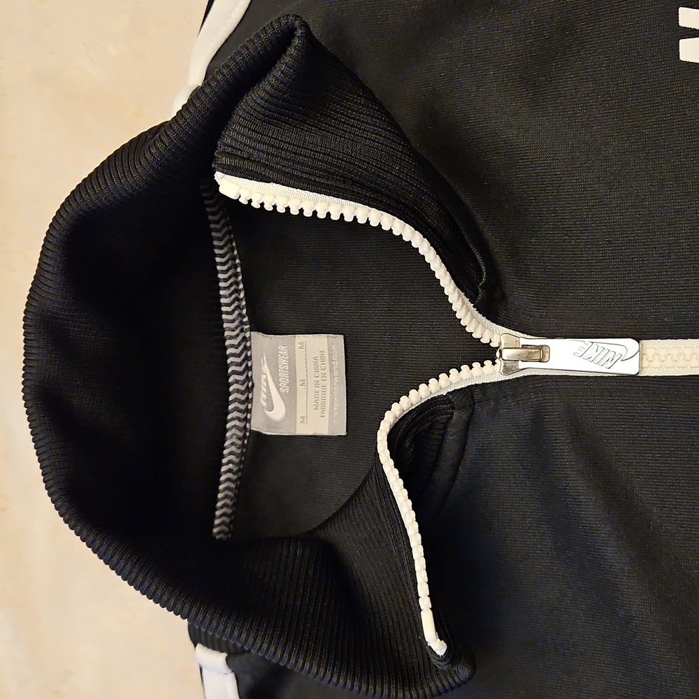 IUC Men's Classic Nike Black and White Zip-Up Tracksuit Top. Size M - Picture 5 of 5